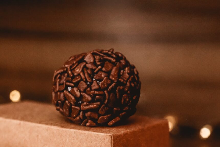 tempo o brigadeiro tem que ficar na geladeira para enrolar